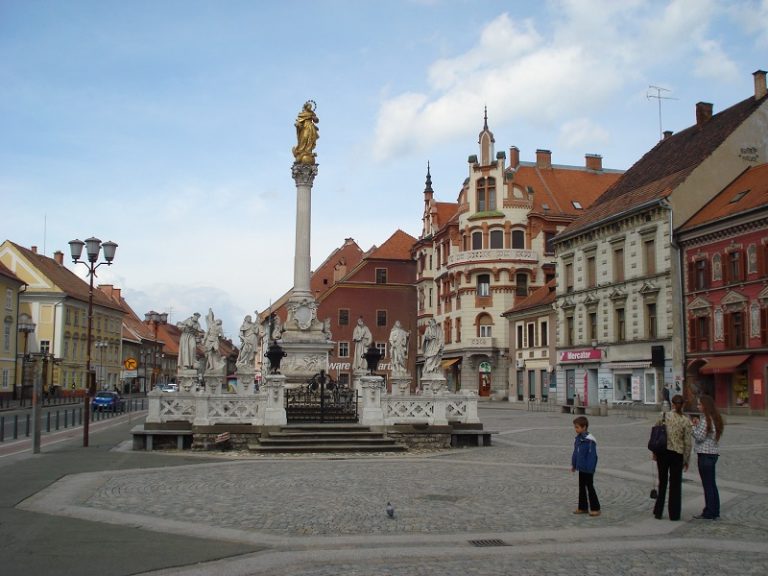 Maribor - Glavni trg - Slovenija-1